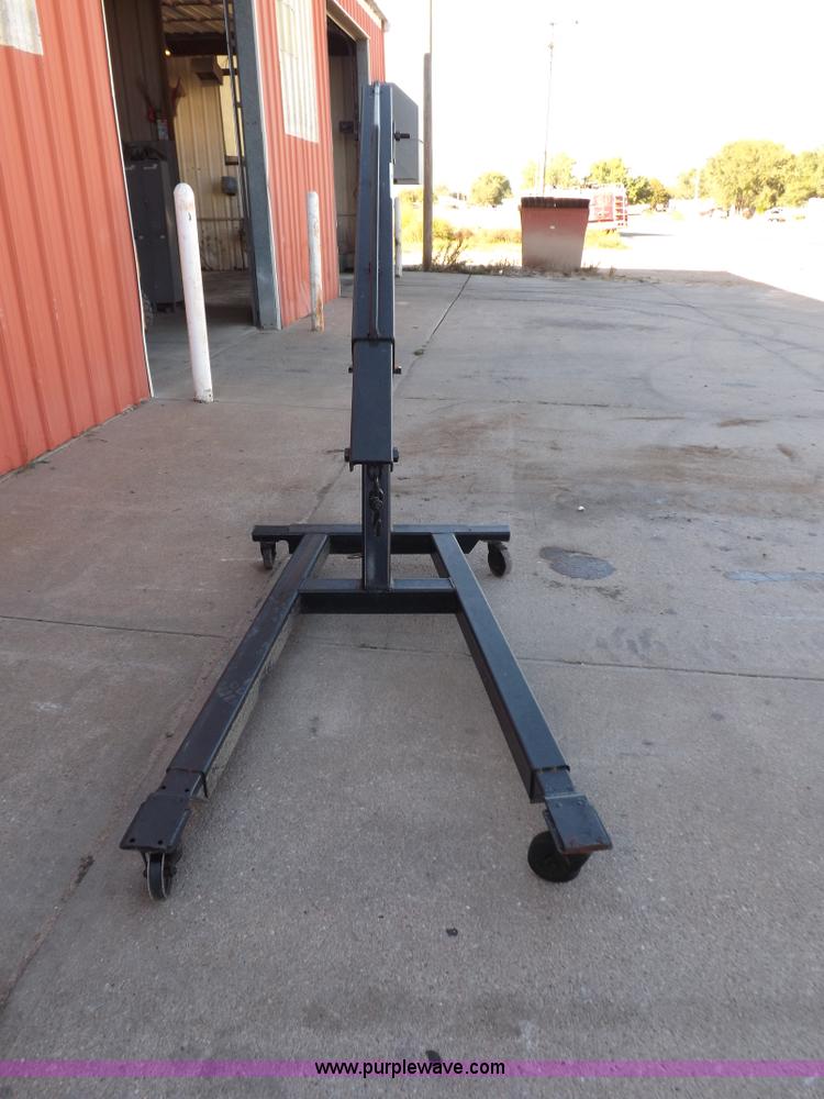 image for item H9045 Engine hoist