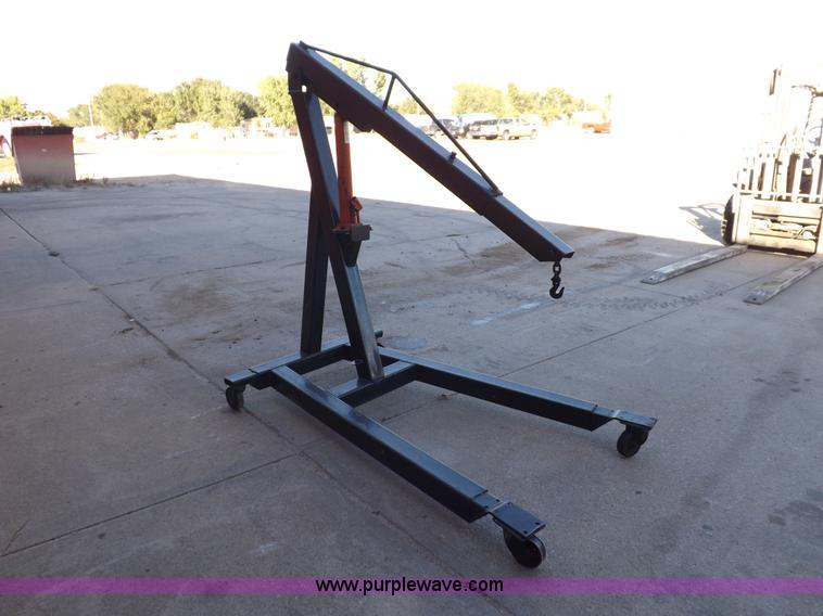 image for item H9045 Engine hoist