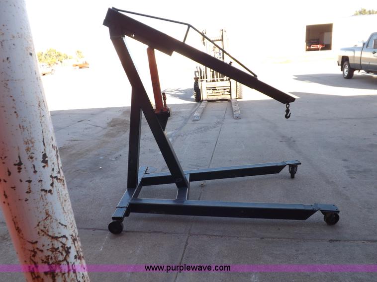 image for item H9045 Engine hoist