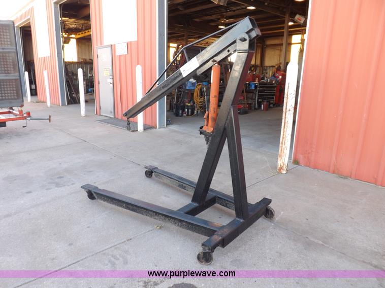 image for item H9045 Engine hoist