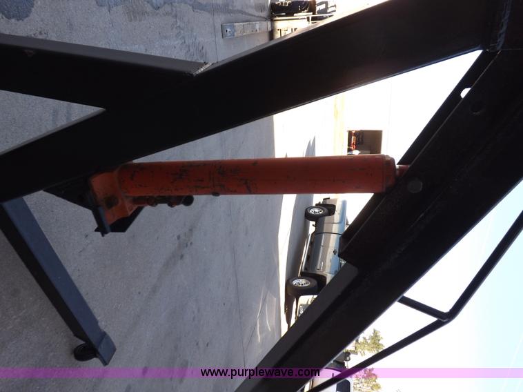 image for item H9045 Engine hoist