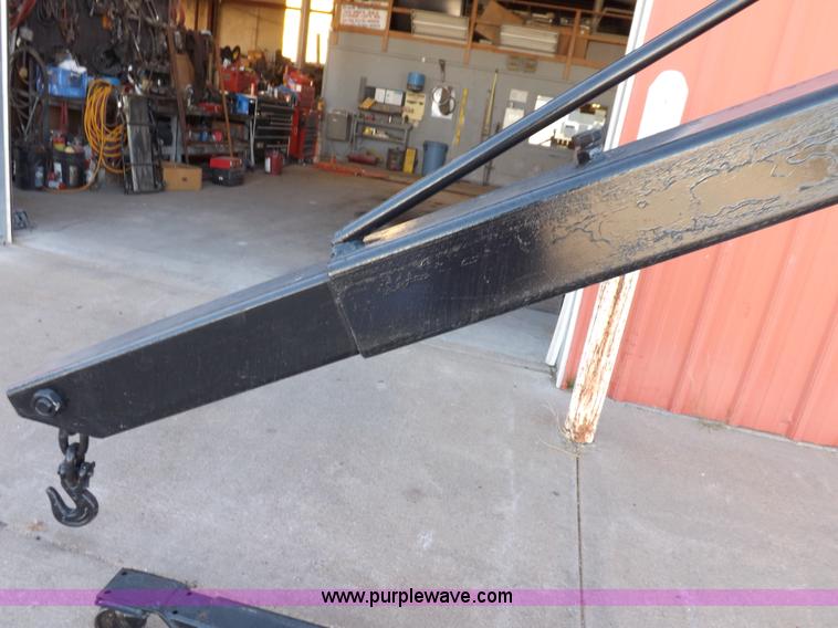 image for item H9045 Engine hoist