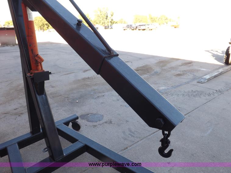 image for item H9045 Engine hoist