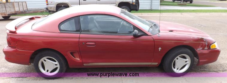 image for item H9057 1997 Ford Mustang