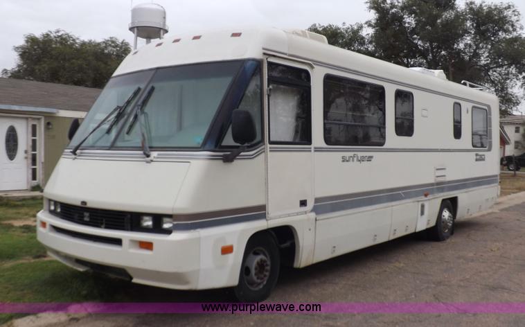 image for item H9059 1990 Itasca Sunflower Winnebago RV