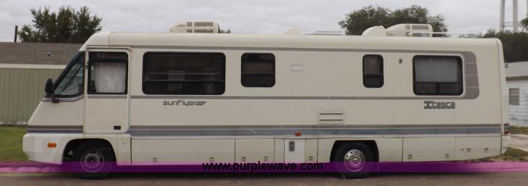 image for item H9059 1990 Itasca Sunflower Winnebago RV