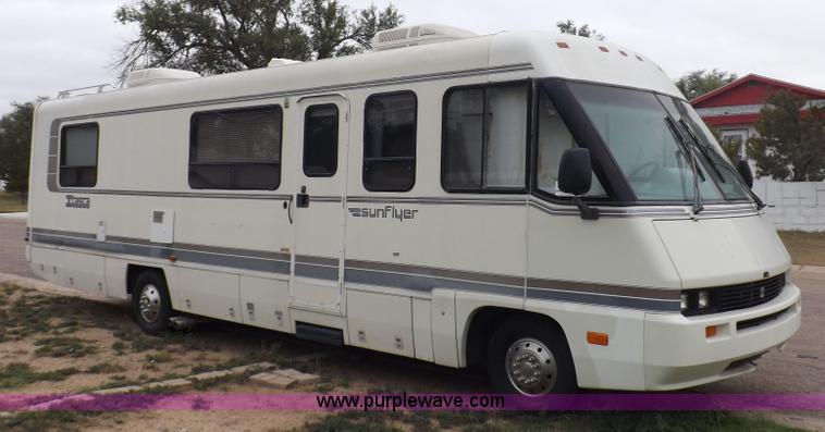 image for item H9059 1990 Itasca Sunflower Winnebago RV
