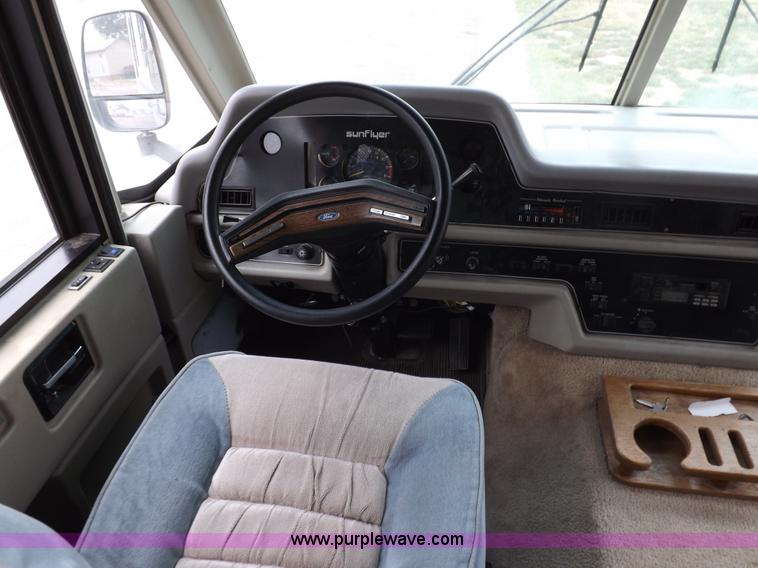 image for item H9059 1990 Itasca Sunflower Winnebago RV