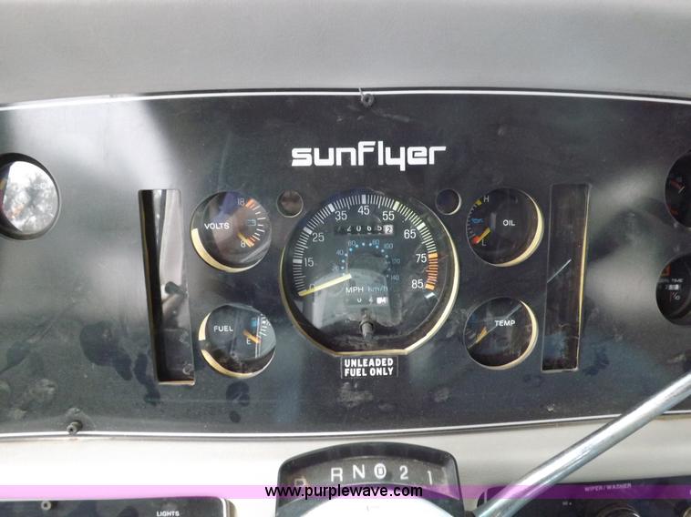 image for item H9059 1990 Itasca Sunflower Winnebago RV