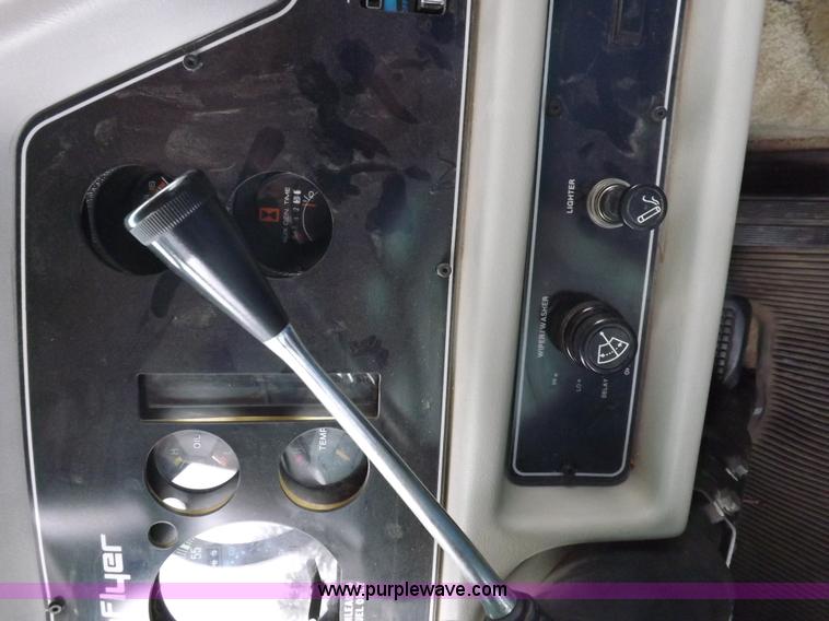 image for item H9059 1990 Itasca Sunflower Winnebago RV