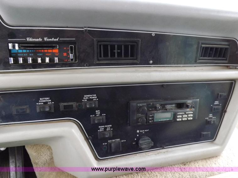 image for item H9059 1990 Itasca Sunflower Winnebago RV