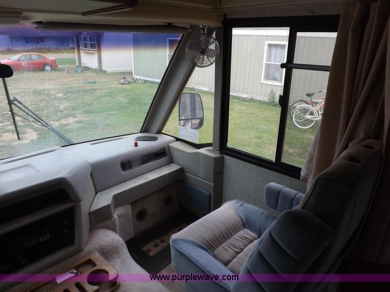 image for item H9059 1990 Itasca Sunflower Winnebago RV