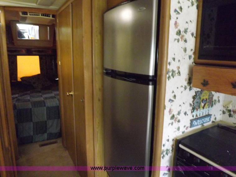 image for item H9059 1990 Itasca Sunflower Winnebago RV