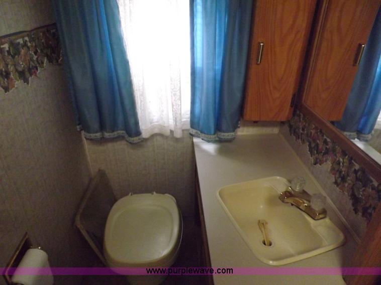 image for item H9059 1990 Itasca Sunflower Winnebago RV