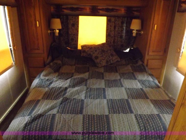 image for item H9059 1990 Itasca Sunflower Winnebago RV