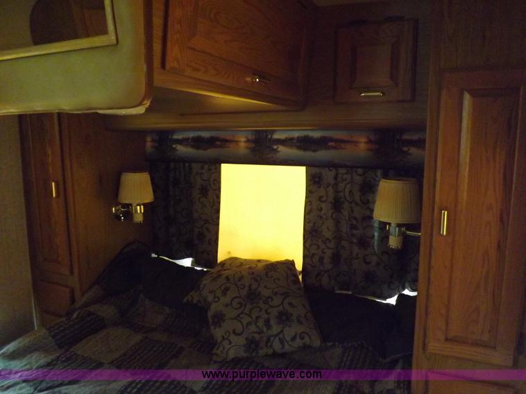 image for item H9059 1990 Itasca Sunflower Winnebago RV