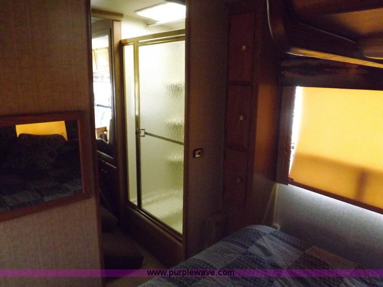 image for item H9059 1990 Itasca Sunflower Winnebago RV