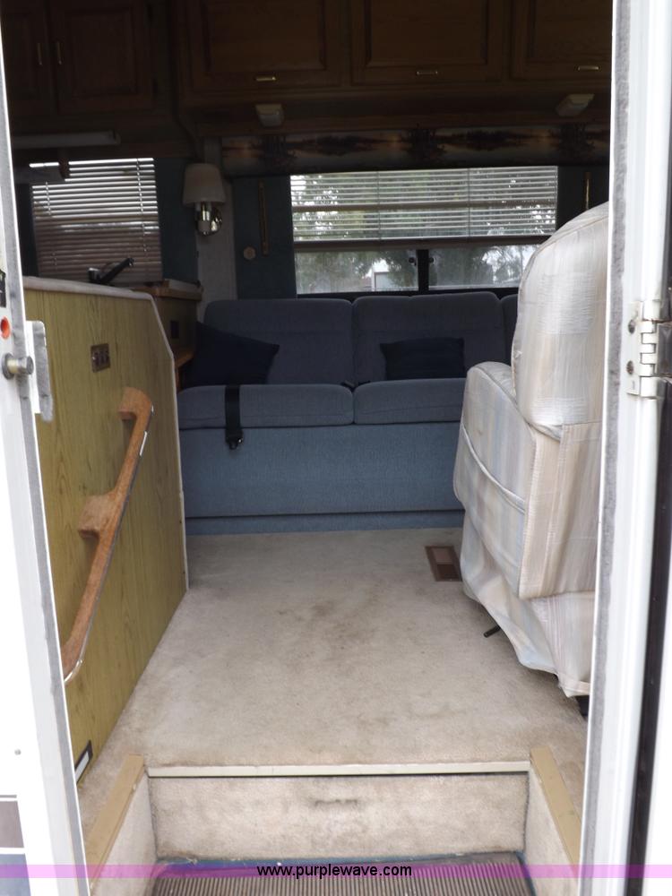 image for item H9059 1990 Itasca Sunflower Winnebago RV