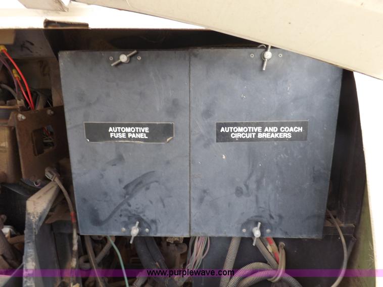 image for item H9059 1990 Itasca Sunflower Winnebago RV