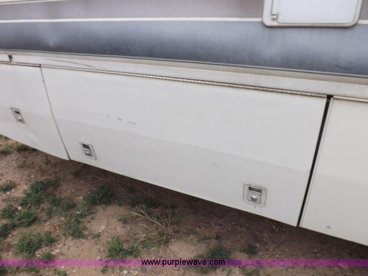 image for item H9059 1990 Itasca Sunflower Winnebago RV