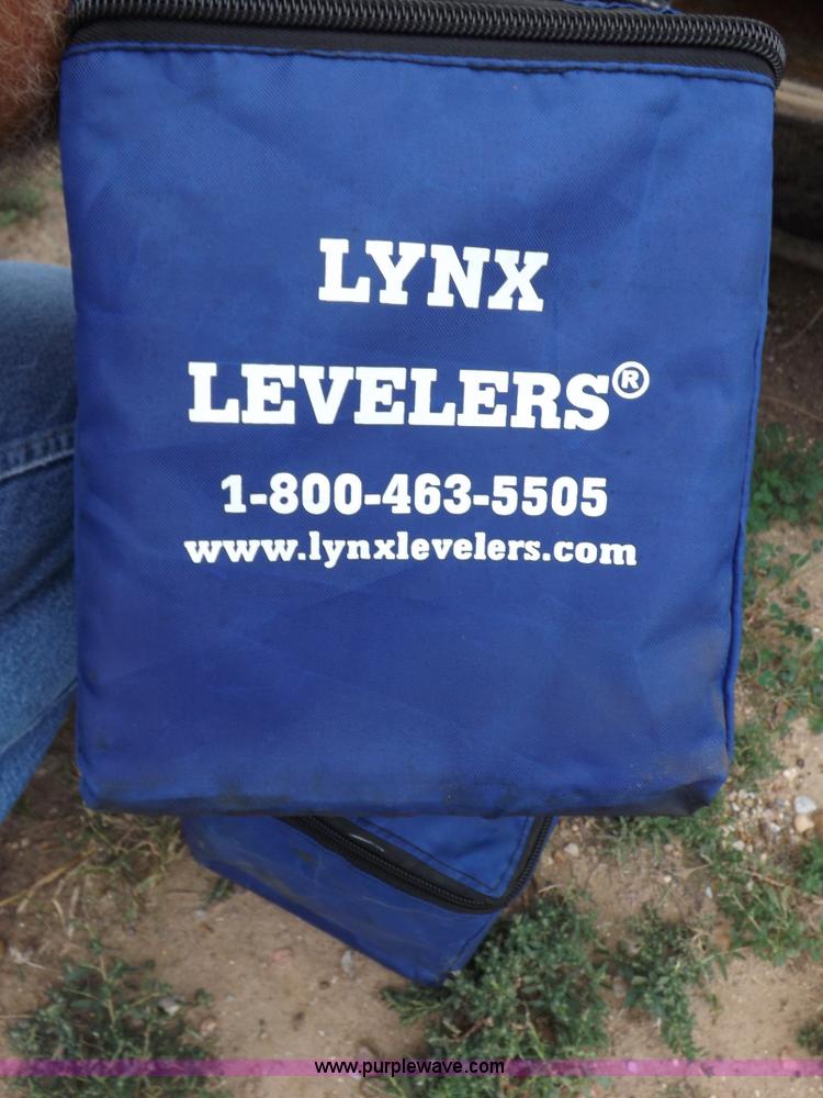 image for item H9059 1990 Itasca Sunflower Winnebago RV