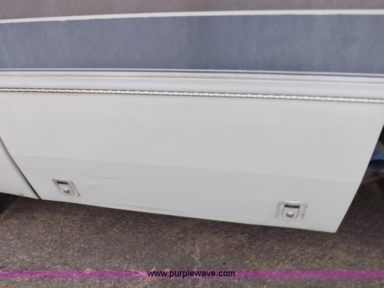 image for item H9059 1990 Itasca Sunflower Winnebago RV