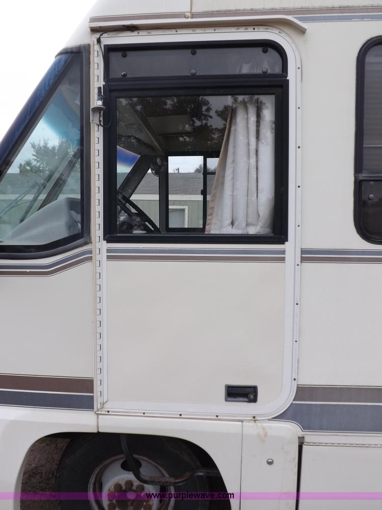 image for item H9059 1990 Itasca Sunflower Winnebago RV