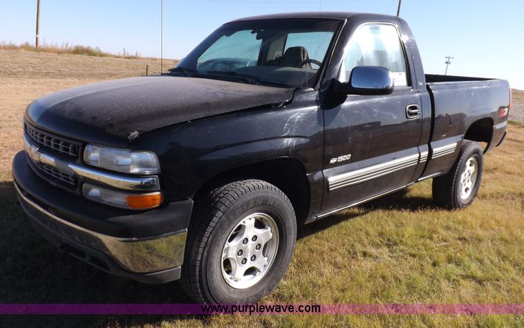 image for item H9061 1999 Chevrolet Silverado 1500 LS pickup truck