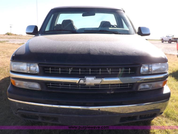 image for item H9061 1999 Chevrolet Silverado 1500 LS pickup truck