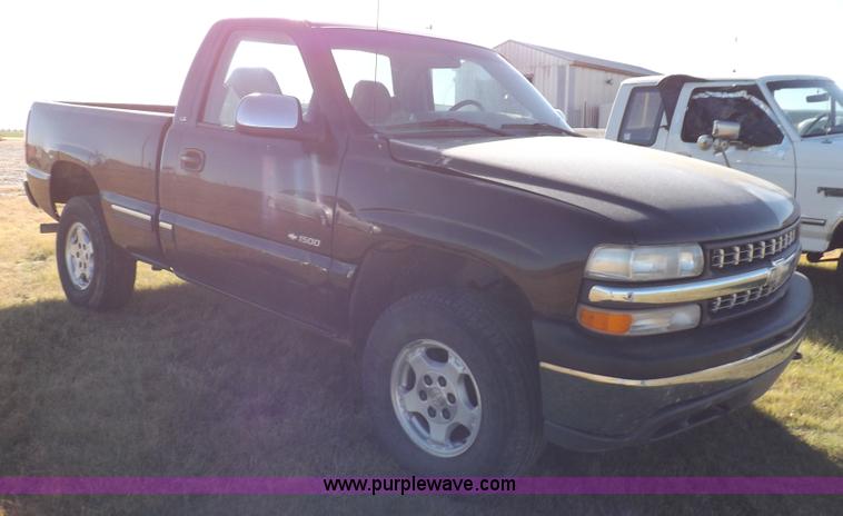 image for item H9061 1999 Chevrolet Silverado 1500 LS pickup truck
