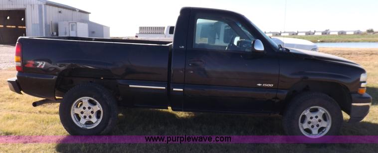 image for item H9061 1999 Chevrolet Silverado 1500 LS pickup truck