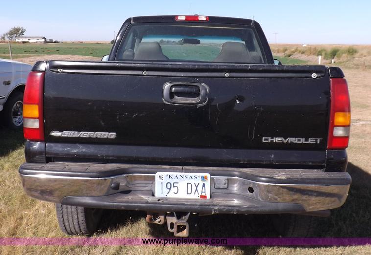 image for item H9061 1999 Chevrolet Silverado 1500 LS pickup truck
