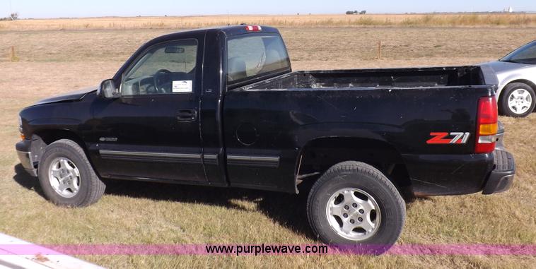 image for item H9061 1999 Chevrolet Silverado 1500 LS pickup truck