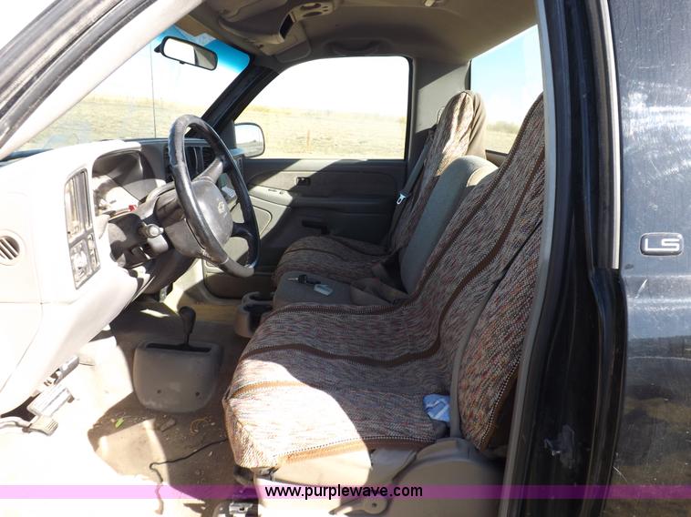 image for item H9061 1999 Chevrolet Silverado 1500 LS pickup truck