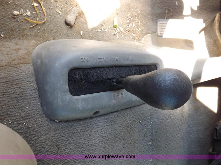 image for item H9061 1999 Chevrolet Silverado 1500 LS pickup truck