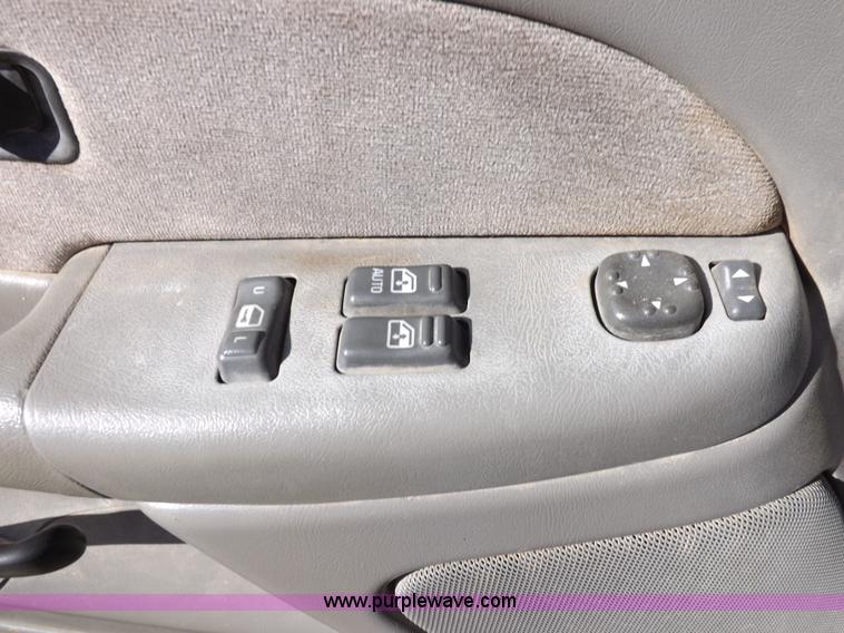 image for item H9061 1999 Chevrolet Silverado 1500 LS pickup truck