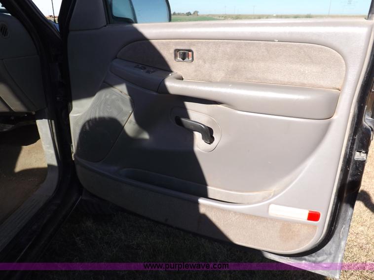 image for item H9061 1999 Chevrolet Silverado 1500 LS pickup truck