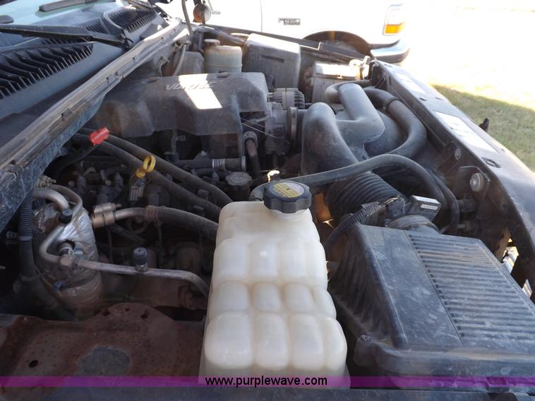 image for item H9061 1999 Chevrolet Silverado 1500 LS pickup truck