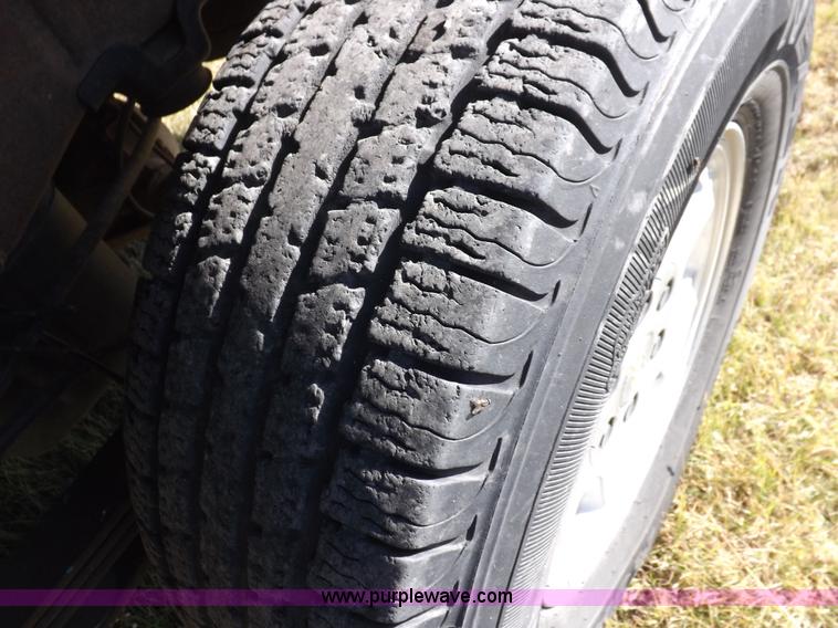 image for item H9061 1999 Chevrolet Silverado 1500 LS pickup truck