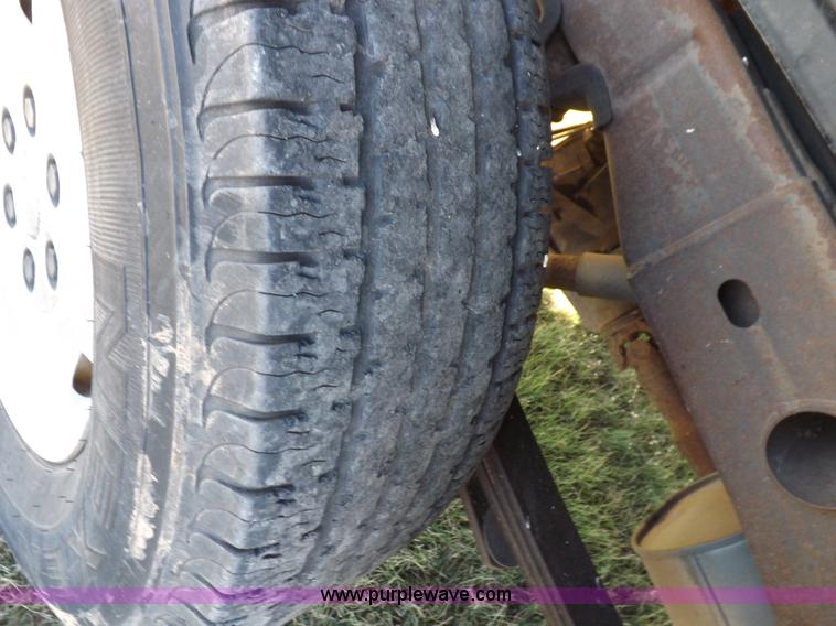 image for item H9061 1999 Chevrolet Silverado 1500 LS pickup truck