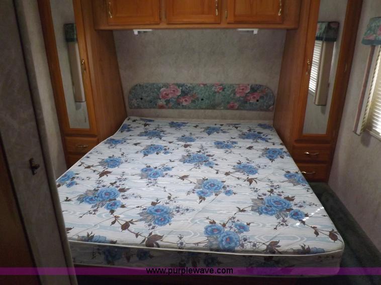 image for item H9082 1996 Seahawk Gulfstream travel trailer