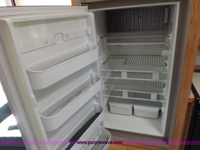 image for item H9082 1996 Seahawk Gulfstream travel trailer