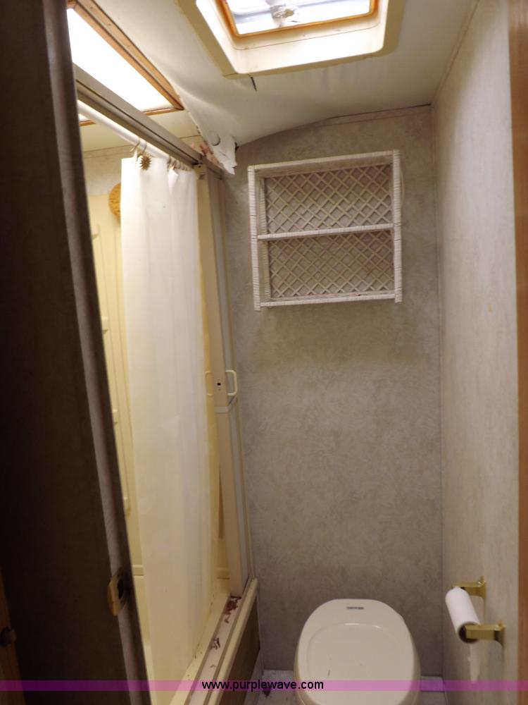 image for item H9082 1996 Seahawk Gulfstream travel trailer