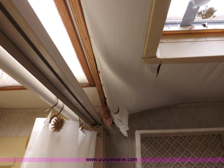 image for item H9082 1996 Seahawk Gulfstream travel trailer