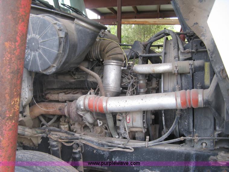 image for item H9494 1993 Volvo WG semi truck