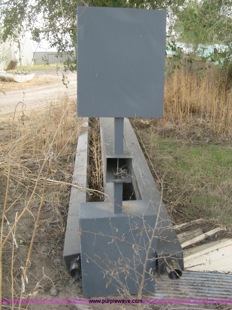 image for item H9495 Assorted light poles