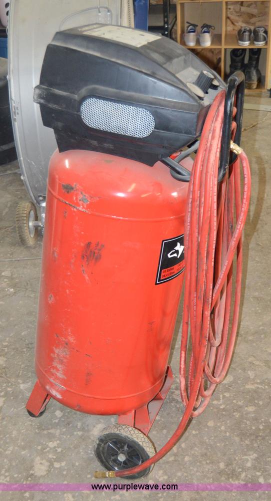 image for item I2945 2002 Titan gooseneck enclosed car hauler trailer