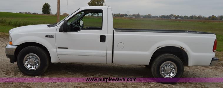 image for item I2946 2002 Ford F350 Super Duty XLT pickup truck