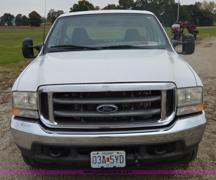 image for item I2946 2002 Ford F350 Super Duty XLT pickup truck