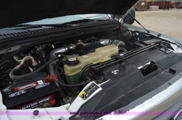 image for item I2946 2002 Ford F350 Super Duty XLT pickup truck